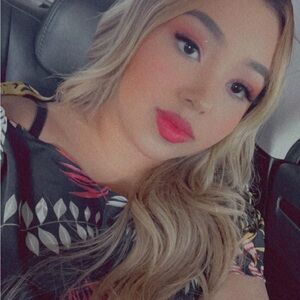 Meet your Posher, Leslie